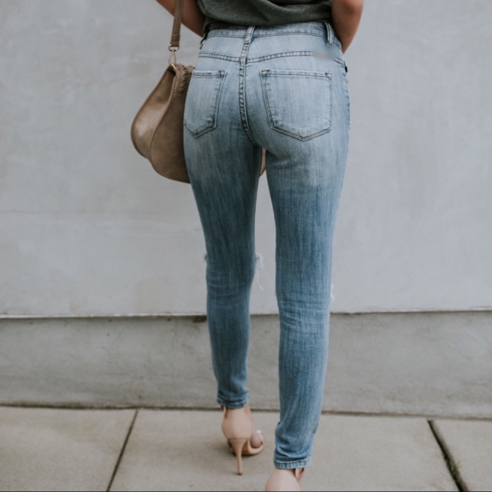 1 LEFT‼️Dawn Light Wash Skinnies - Picture 8 of 8